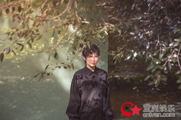 刘力扬新专辑《库仑定律》正式发售 积淀多年再次发电