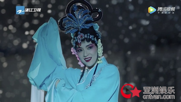 章子怡蓝盈莹实力过招黄圣依挑战《演员的诞生》