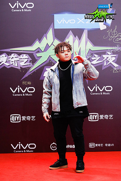 吴亦凡赵丽颖分获'尖叫男神&女神' GAI称或与PG One合作