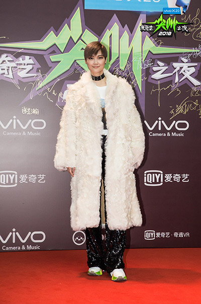 吴亦凡赵丽颖分获'尖叫男神&女神' GAI称或与PG One合作