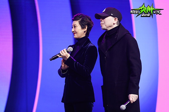 吴亦凡赵丽颖分获'尖叫男神&女神' GAI称或与PG One合作