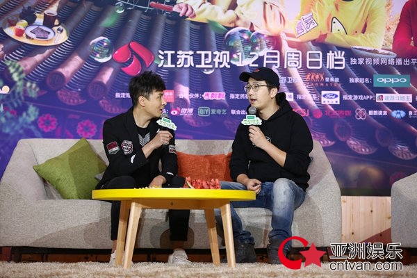 《三个院子》发布会 林更新被陈赫吐槽普通话 大