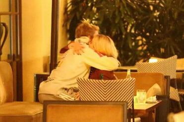 比伯和赛琳娜约会 欧美圈这对相爱相杀的cp又发糖啦!