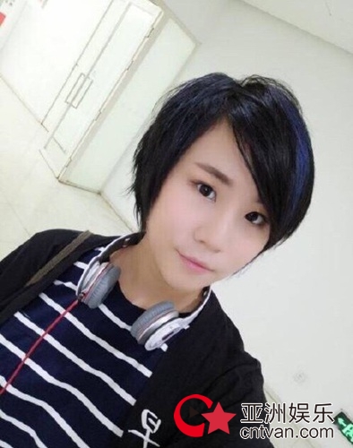 窦唯小女儿窦佳嫄首次献唱 窦靖童为妹妹打CALL!