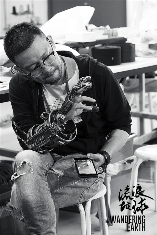 奥巴马来华“追星”获刘慈欣赠书 《流浪地球》