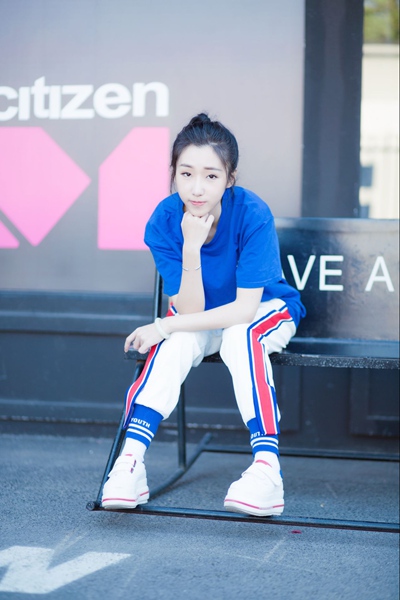 王瑞淇新歌《是毒药》首发，蜕变深情小天后