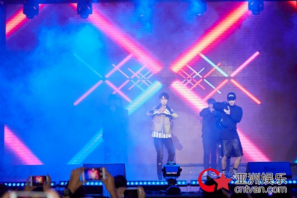 徐浩新专《非常对》首唱会 大秀舞技实力吸粉