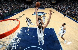 小加21＋7＋5巴特勒30分失扳平球　灰熊擒狼止11连败