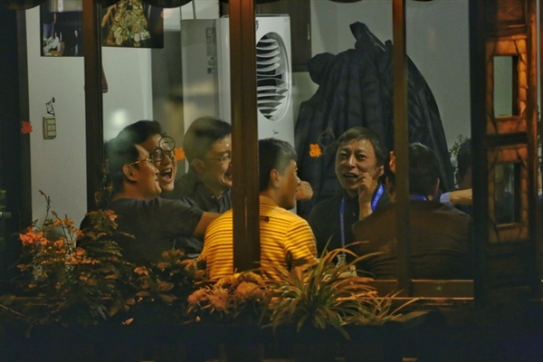 互联网大会的饭桌江湖:马化腾李彦宏刘强东雷军有爱一面