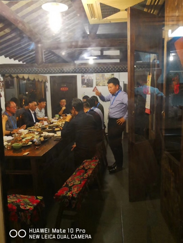 互联网大会的饭桌江湖:马化腾李彦宏刘强东雷军有爱一面