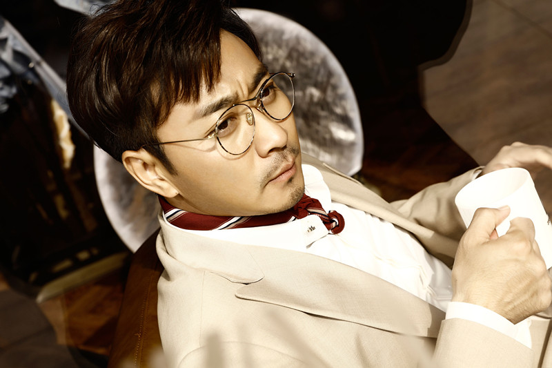 演员黄俊鹏时尚写真大片来袭，展现雅痞绅士范儿