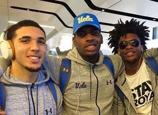 二球谈行窃事件:队友们先偷的 我也就跟着拿了