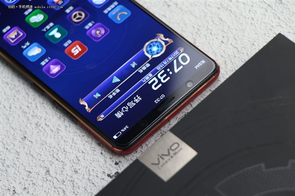 vivo X20王者荣耀限定版图赏：红黑撞色设计帅爆