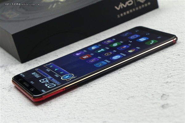 vivo X20王者荣耀限定版图赏：红黑撞色设计帅爆