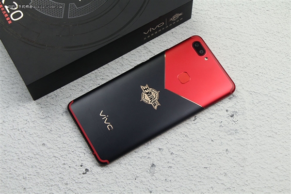 vivo X20王者荣耀限定版图赏：红黑撞色设计帅爆
