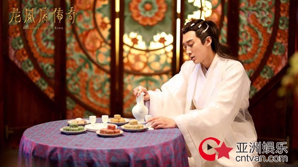 《龙凤店传奇》宋铭宇变“倒霉皇帝” 上演逆袭大戏