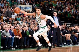 新秀就这么稳？塔图姆砍17＋10　一纪录追上皮尔斯