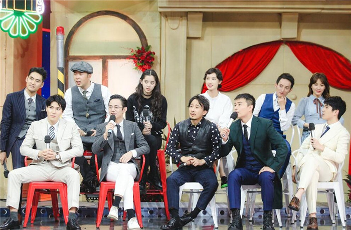 张俪身首次亮相《快乐大本营》 与欧阳娜娜互动游戏吸粉无数！