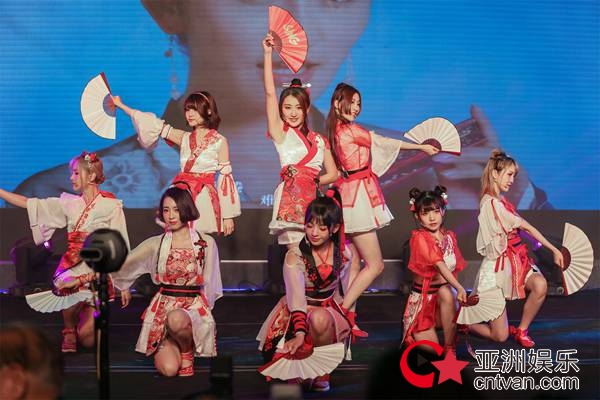 SING女团出席盛典人气飙升 国风造型惊艳吸睛