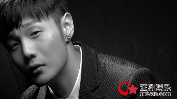 李荣浩确认加盟《偶像练习生》 实力出任音乐导师