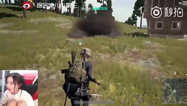 萌妹子吃鸡用变声器说自己是男人 队友反应亮了