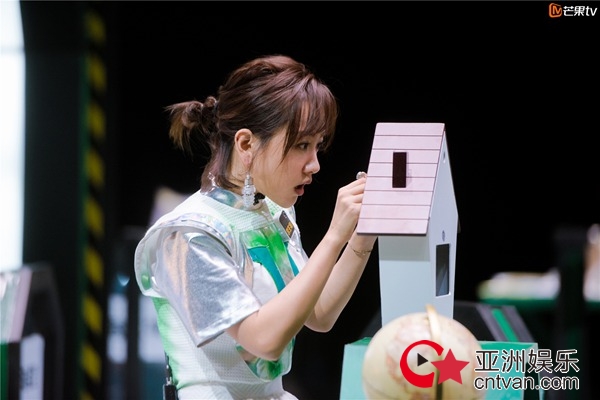 《明星大侦探3》杨蓉最想搭档王嘉尔：这样的男孩没人不喜欢