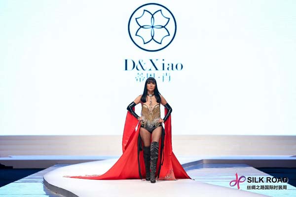 丝绸之路国际时装周热度不减 多场大秀引爆冬日时尚