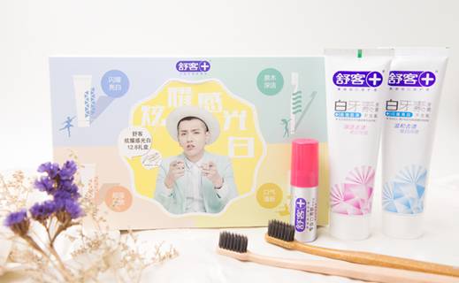 新品体验！舒客代言人吴亦凡亮相“玩味创作间”