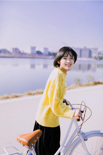 沈月日系写真曝光 纯美灵动被赞"初恋脸"