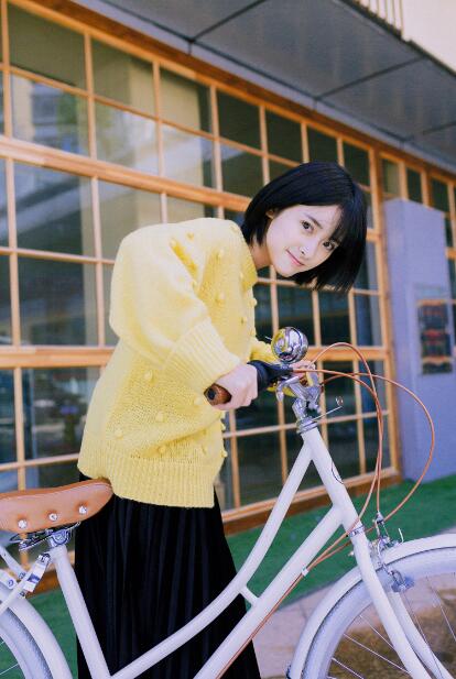 沈月日系写真曝光 纯美灵动被赞“初恋脸”