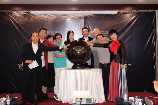 张晏佳赋能式重构:产业互联网落地服务中心成立