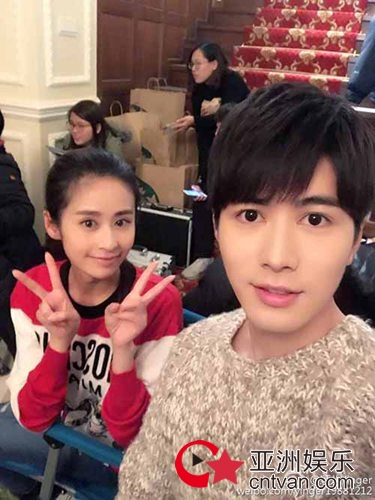 颖儿怀孕 陈学冬发文：别人都有孩子，而我只有狗!