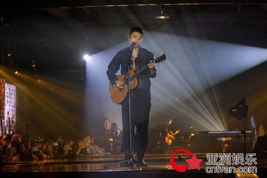 李荣浩新歌台北开唱，腾讯音乐娱乐集团牵手歌迷花式应援