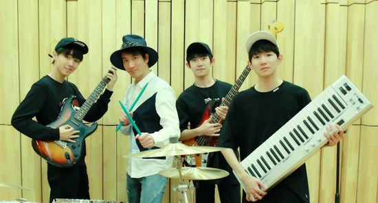 腾讯音乐娱乐集团独家首发,王力宏《A.I. 爱》完整版专辑压轴上线