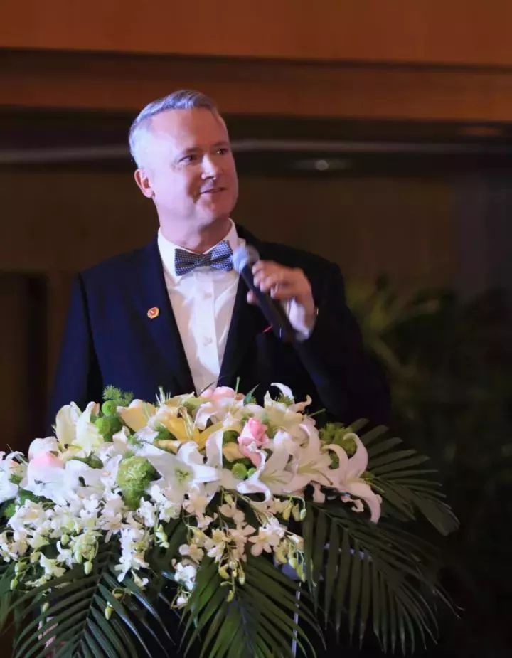 “自由度”闪亮世界品牌峰会,向世界展示中国白酒之美！