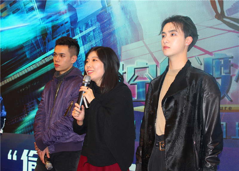 《时光偷渡少女》主演王晨高寒亮相郑州演绎别样青春！