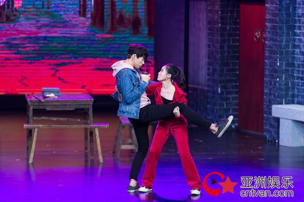 魏大勋恋爱碰壁依然萌《喜剧总动员》变“团欺”