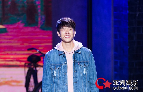 魏大勋翟天临携手晋级萌新无畏PK卡哇伊boy