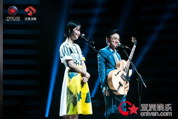 胡德夫今晚空降《中国乐队》台湾民谣教父带来一曲浓情现场