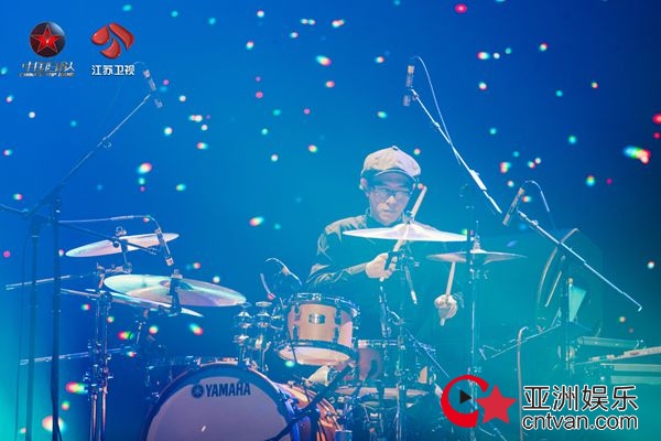 胡德夫今晚空降《中国乐队》台湾民谣教父带来一曲浓情现场