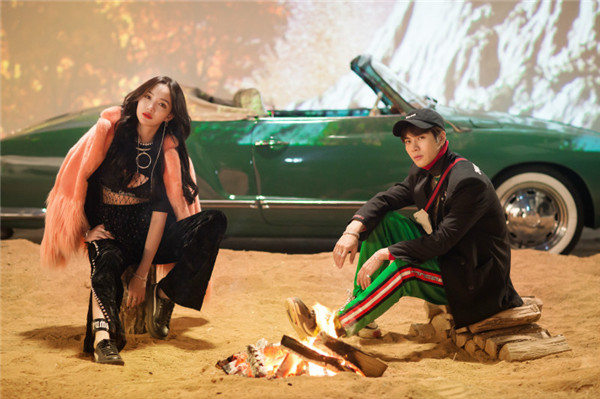 孟佳王嘉尔新曲即将合体！ “佳嘉姐弟”《MOOD》搞事情