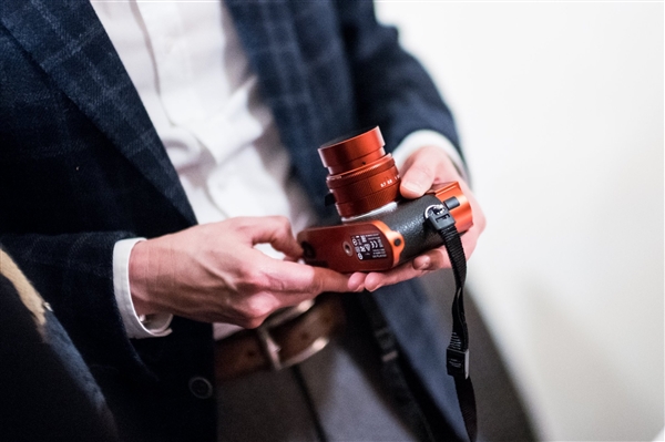 5万起步价！徕卡大红限量版MTyp262相机正式发布