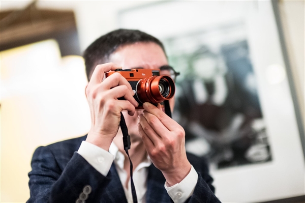 5万起步价！徕卡大红限量版MTyp262相机正式发布