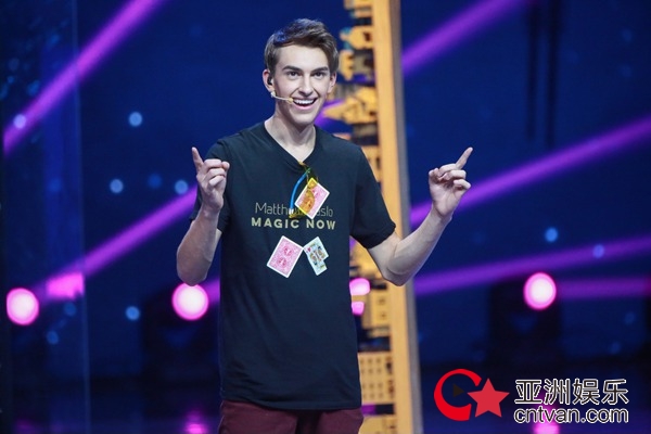 印尼魔术师上演绝地逃生《超凡魔术师》玩转多元化魔术创意