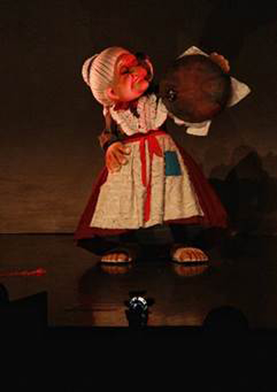 窦辉导演新剧《渔夫与金鱼》，视觉盛宴惊艳京城