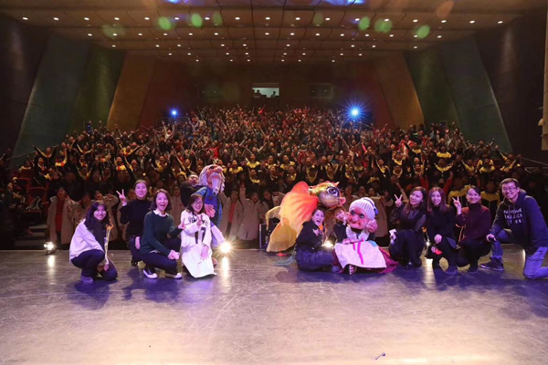 窦辉导演新剧《渔夫与金鱼》，视觉盛宴惊艳京城