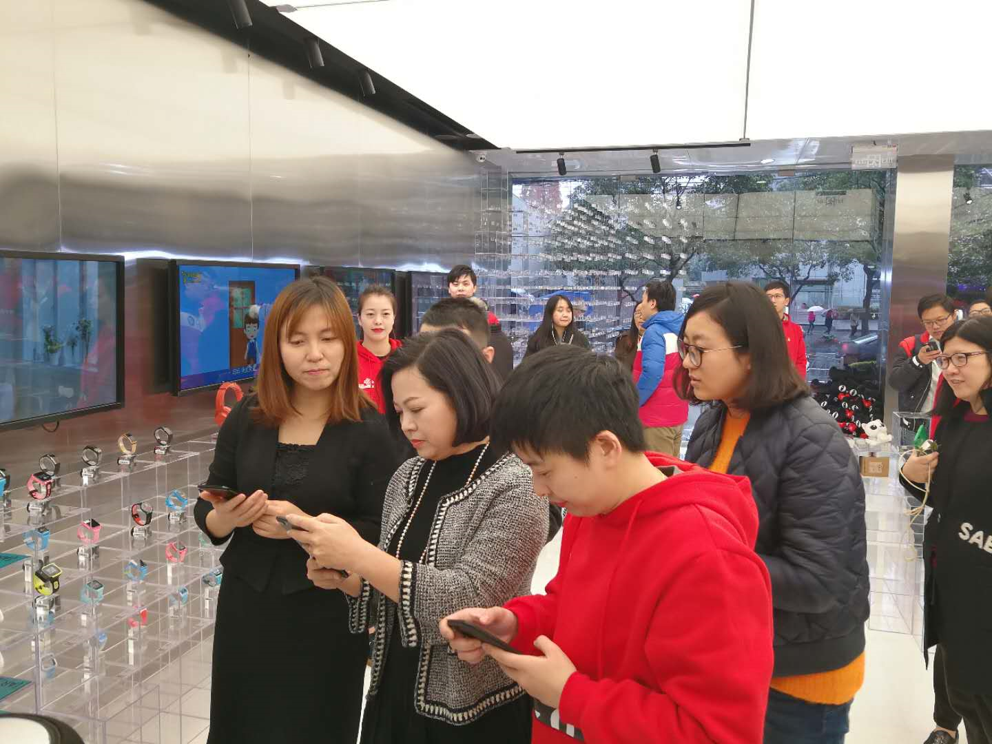 联通天猫共创新零售全国首家智慧生活体验店在沪揭幕