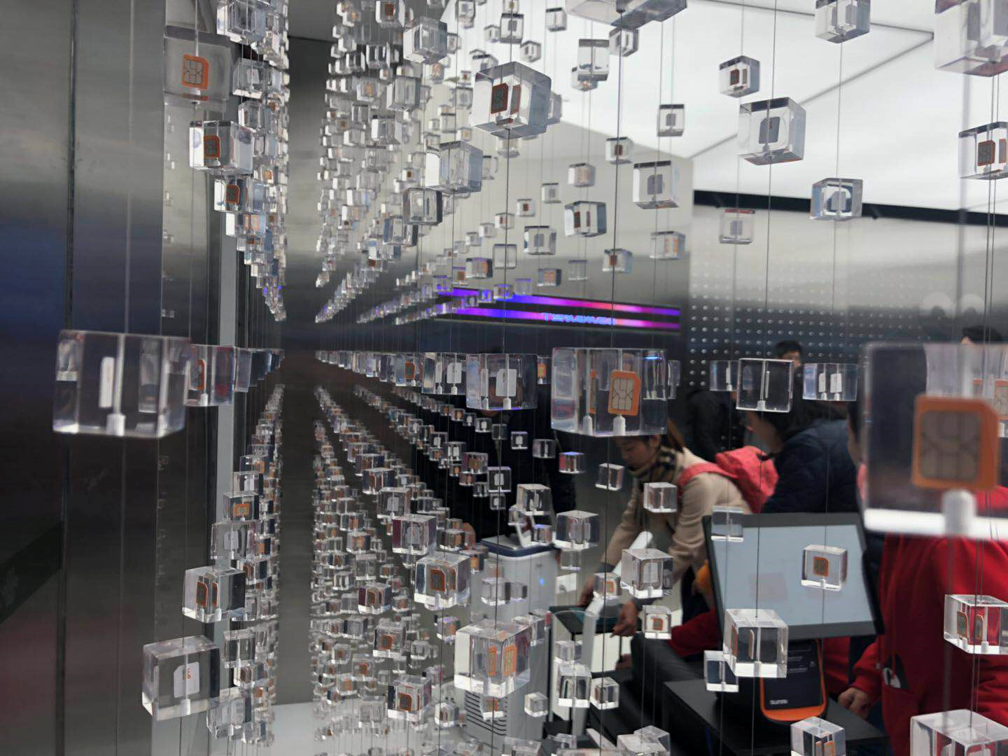 联通天猫共创新零售全国首家智慧生活体验店在沪揭幕