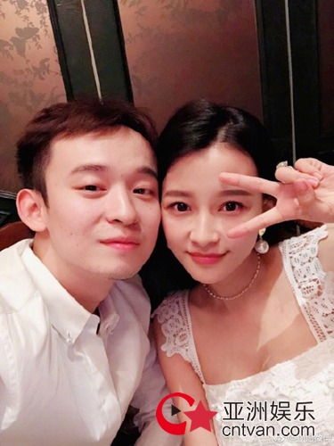 孙怡晒亲密合影为董子健庆生 甜蜜唤老公“董大哥”！