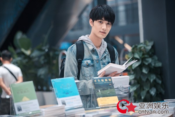 陈子由《人间规则》杀青&nbsp;“中二正义男”热血上线